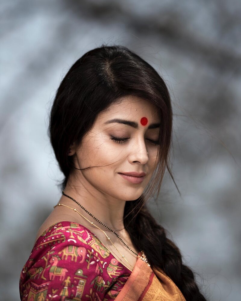 Shriya saran new clicks close up