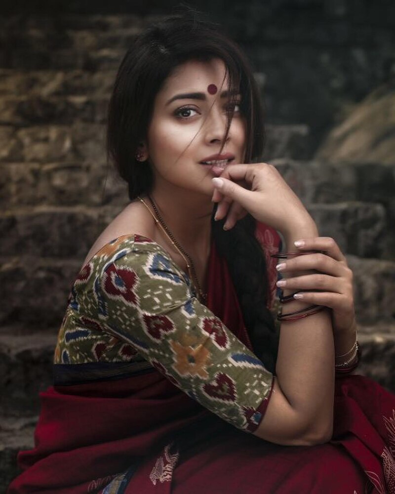 Shriya saran new clicks close up