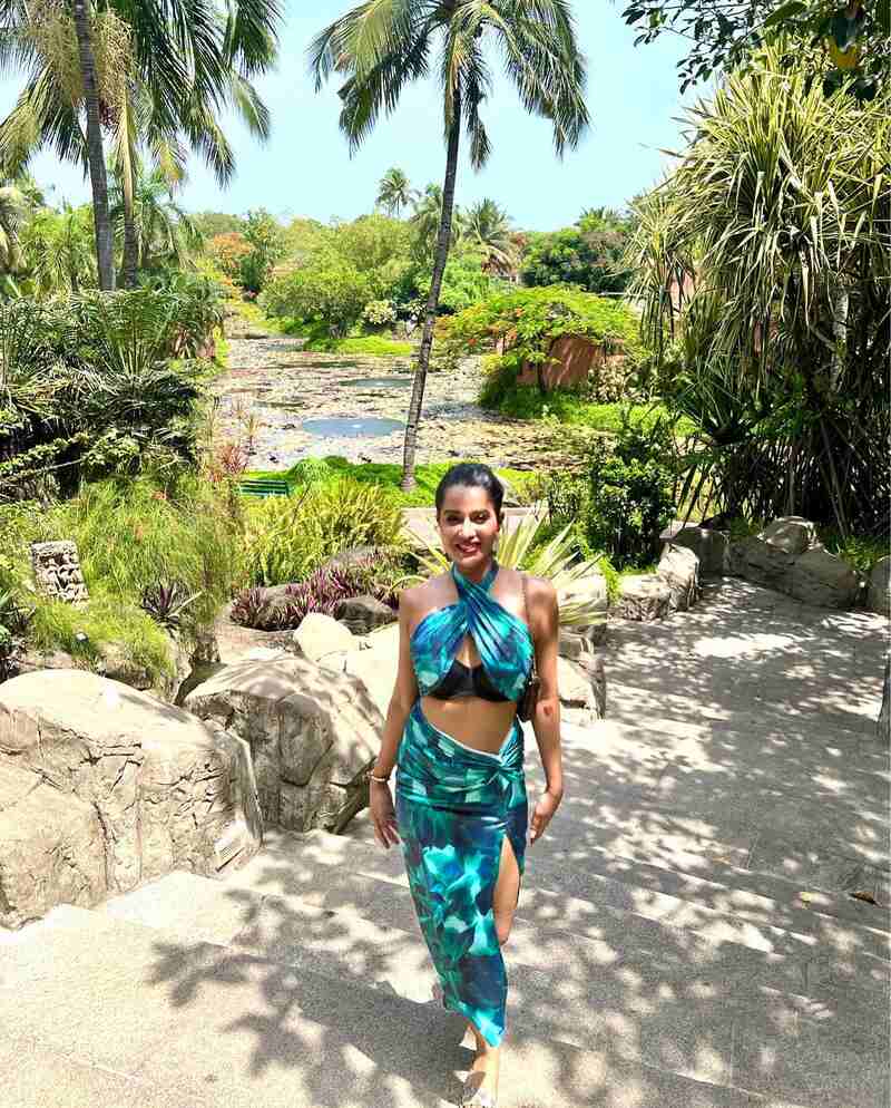 Raiza wilson beach clicks