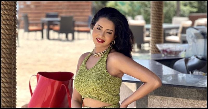 Raiza wilson beach clicks