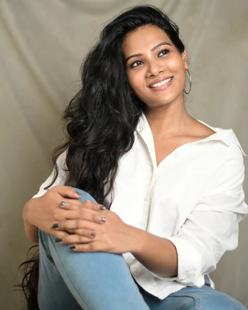 Dhivya duraisamy new clicks