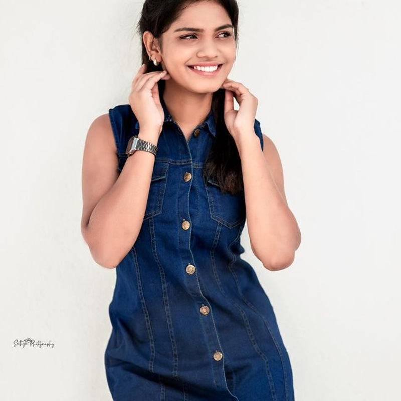 Pranika dhakshu new clicks vijay tv