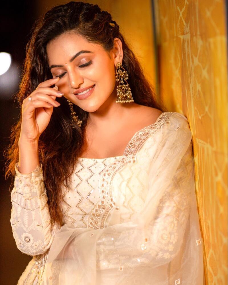 Athulya ravi new clicks