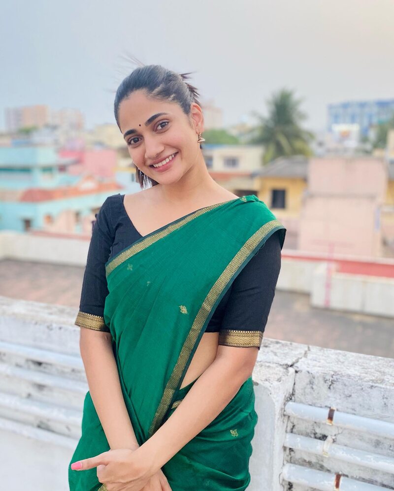 Losliyta biggboss new clicks