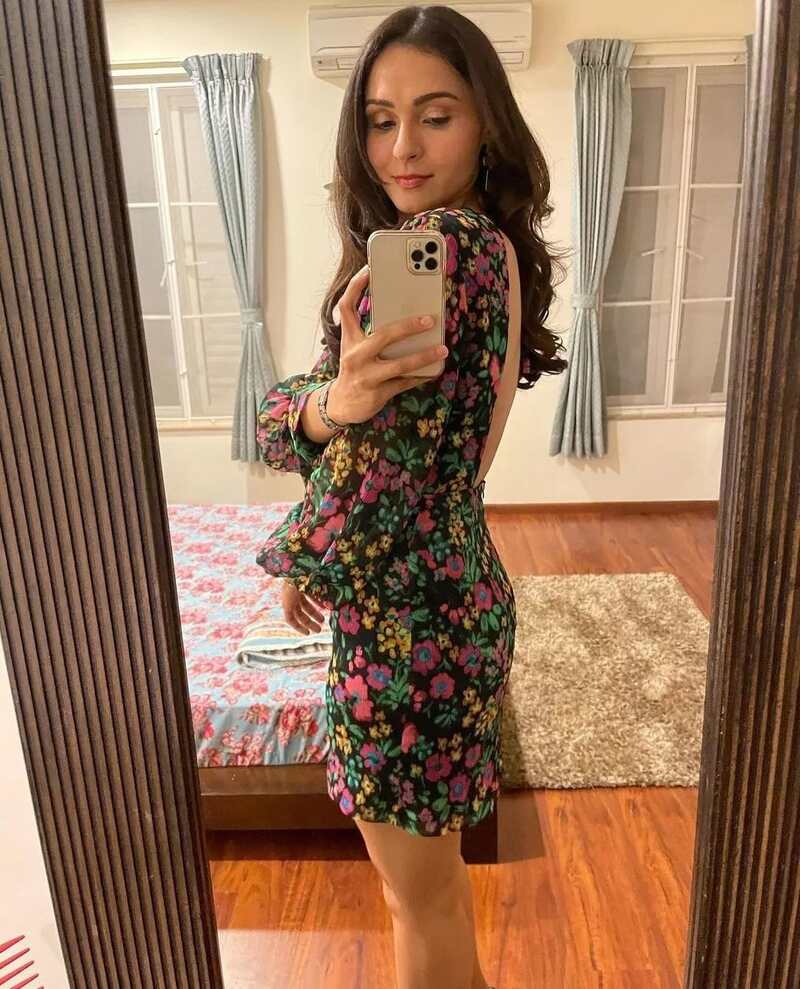 Andrea jeremiah new slefie