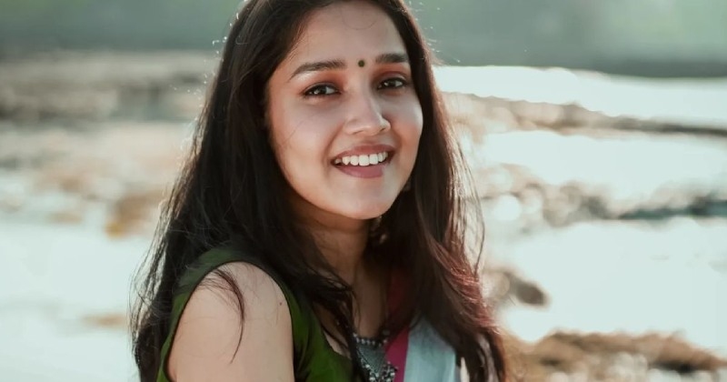 Anikha surendran latest clicks