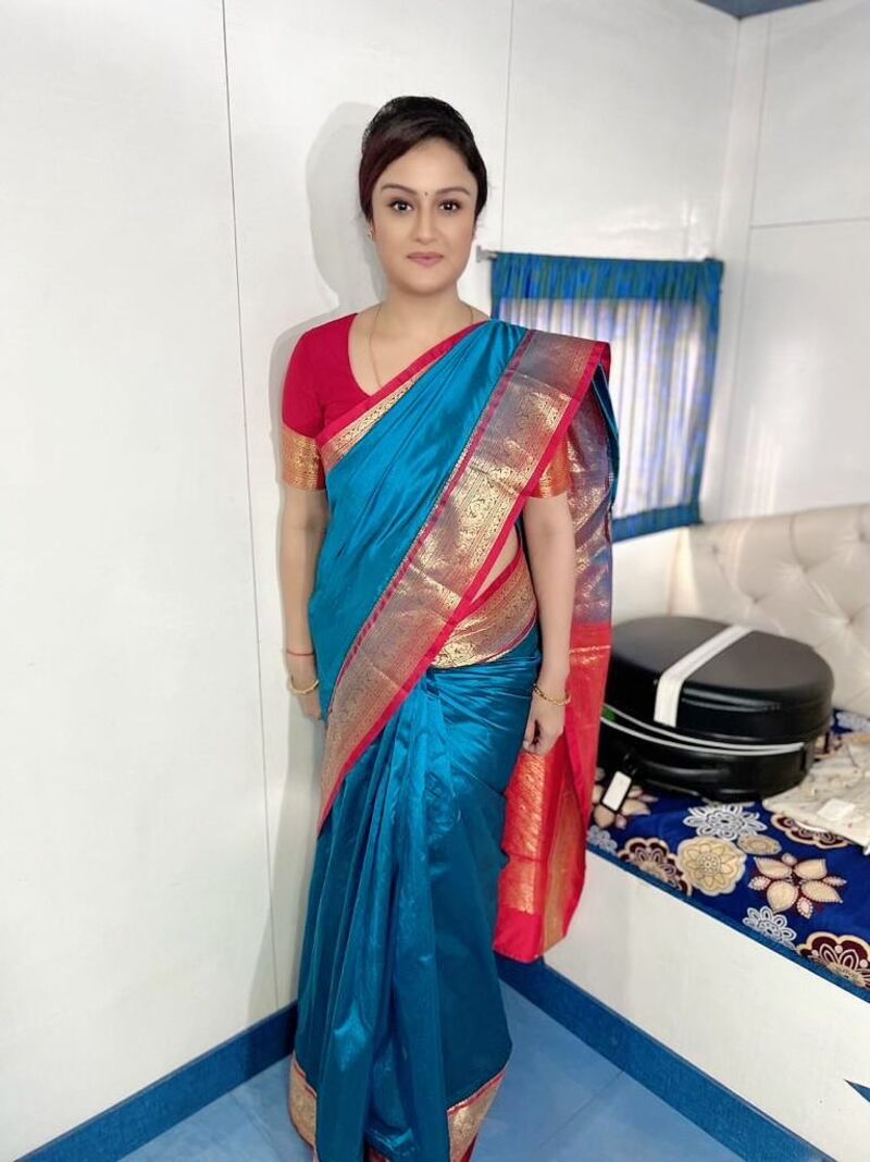 Sonia agarwal sinnamma queen2