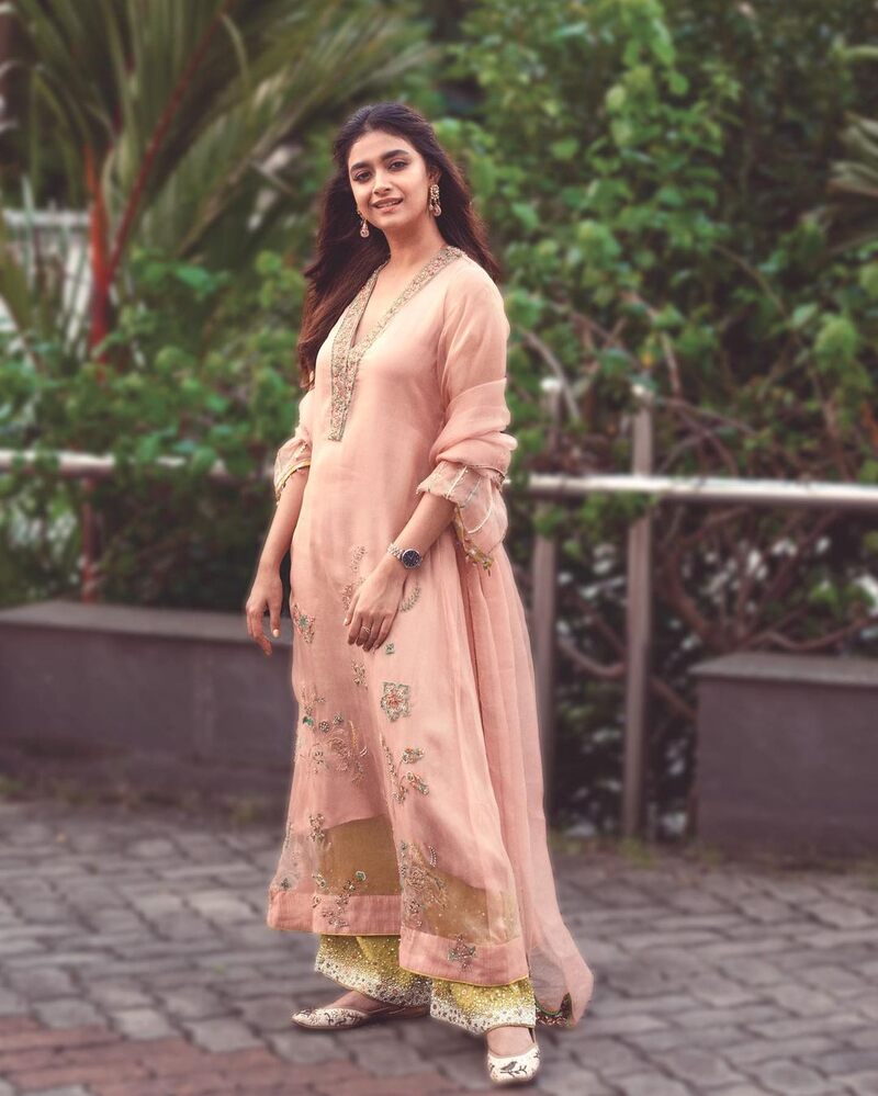 Keerthy suresh latest photos trending