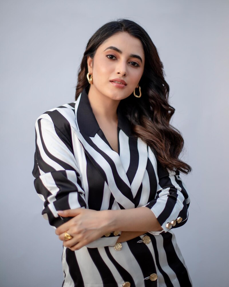 Priyankaa mohan new clicks