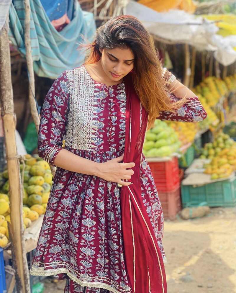 Shivani narayanan latest photos