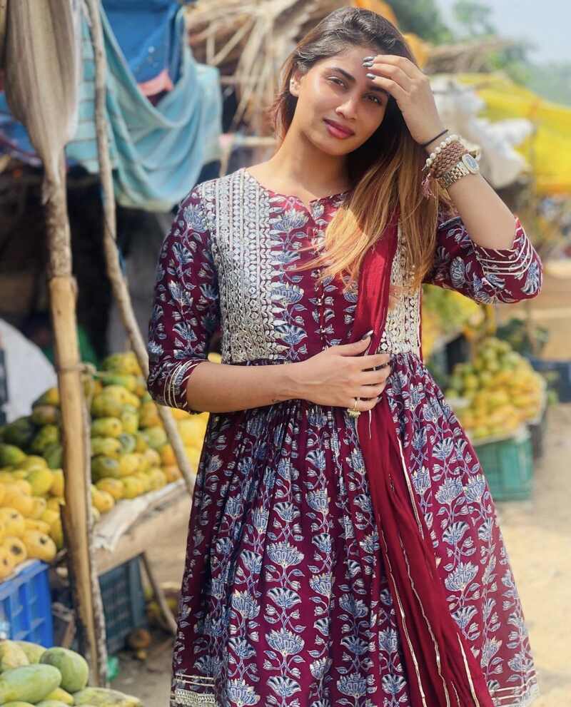 Shivani narayanan latest photos