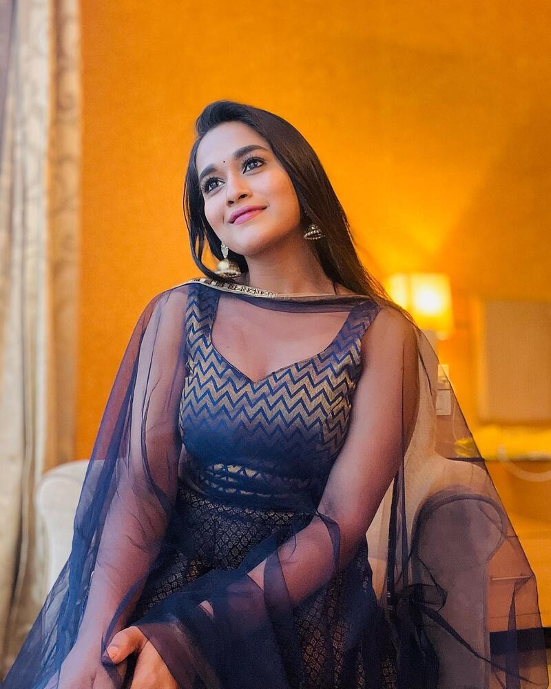 Kaviya arumani new pandiya stores mullai