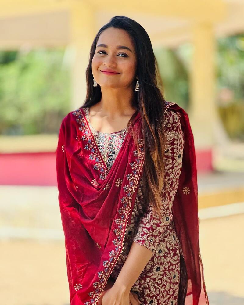 Kaviya arumani new pandiya stores mullai