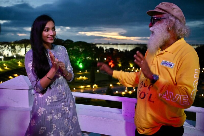 Srinidhi shetty save soil campaign