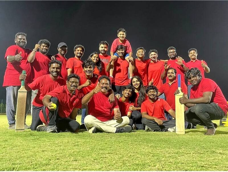 Dhanush cricket with his sons