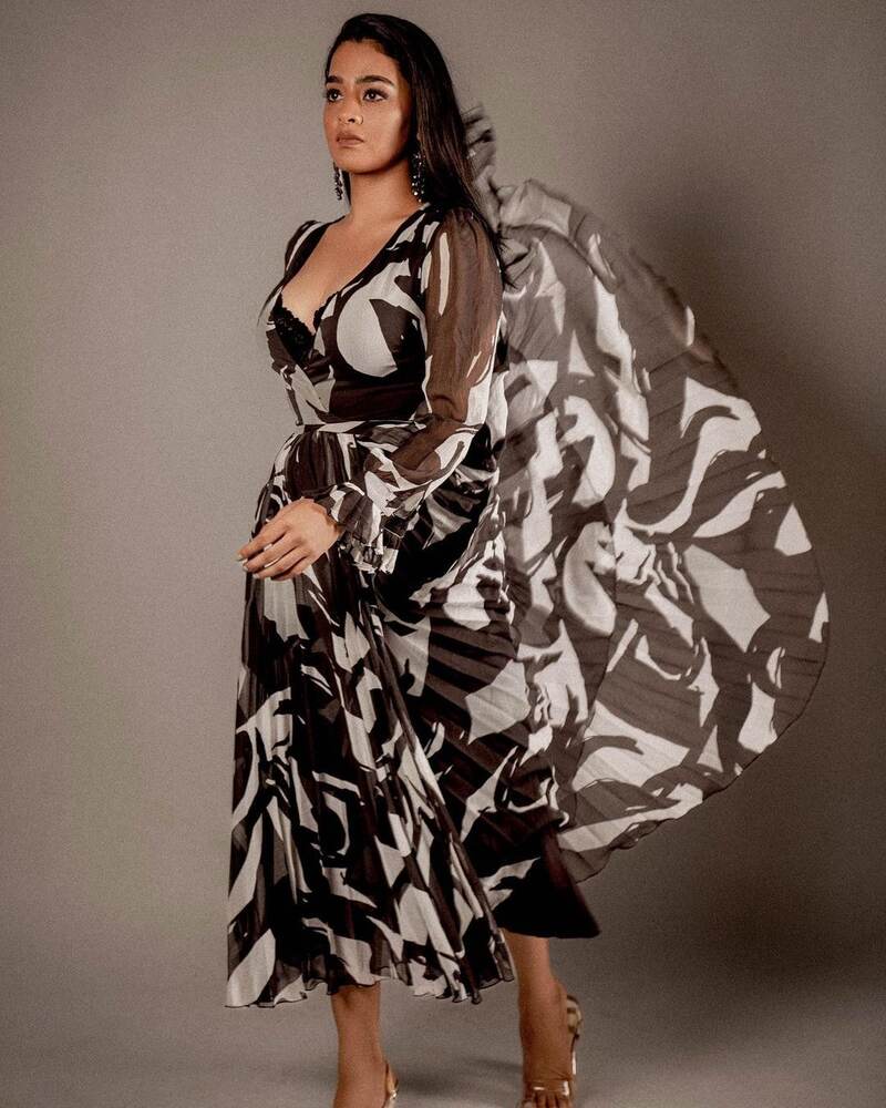 Gayathrie in black clicks