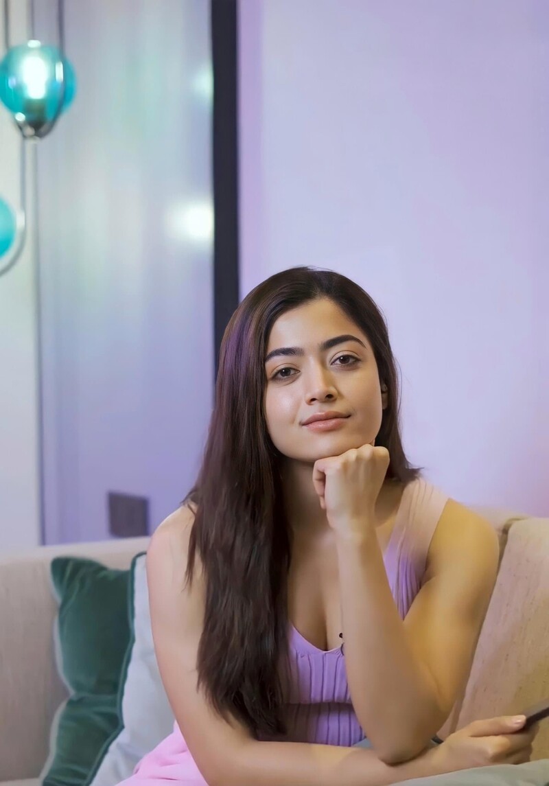 Rashmika mandanna latest clicks trending