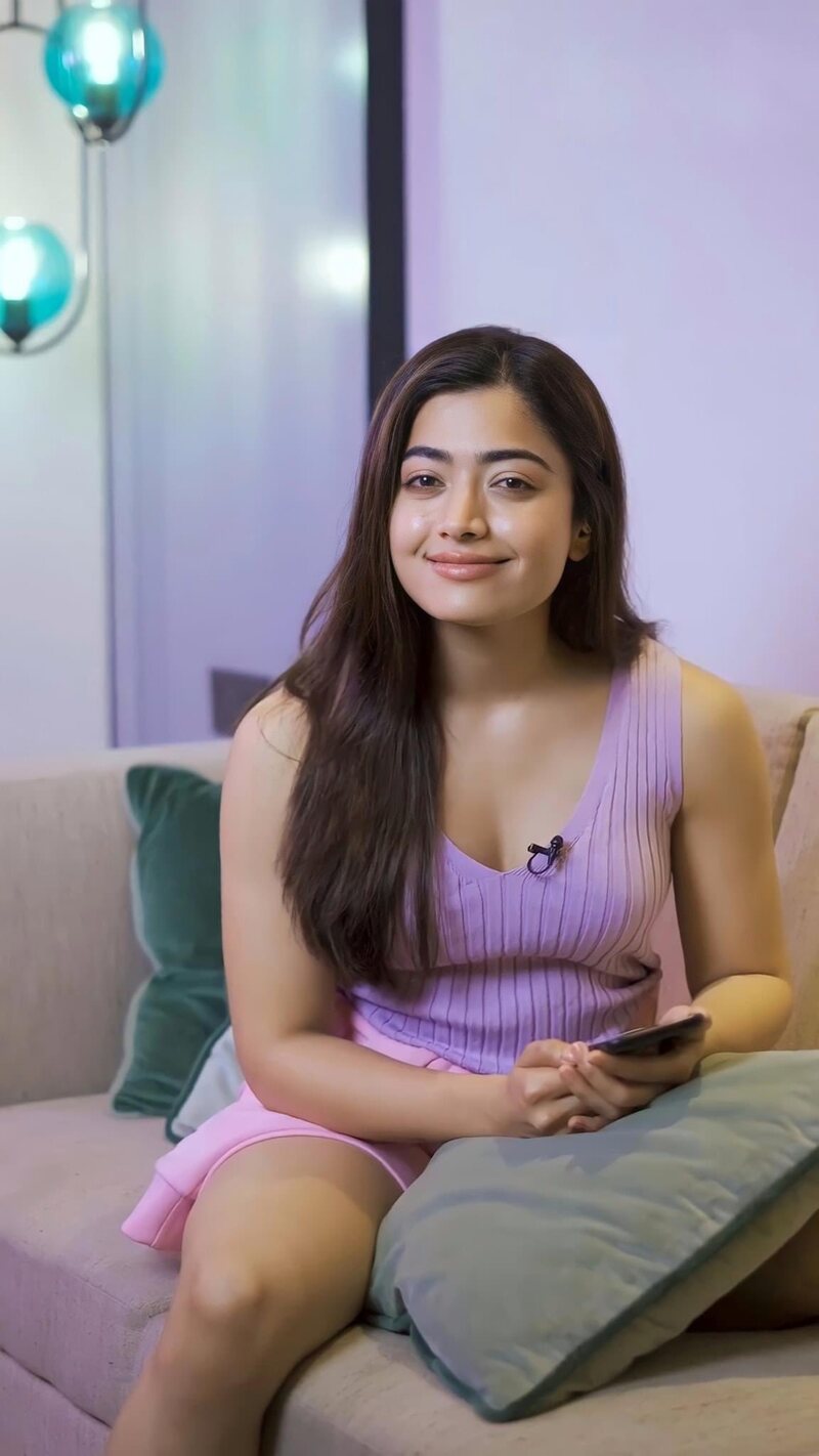 Rashmika mandanna latest clicks trending