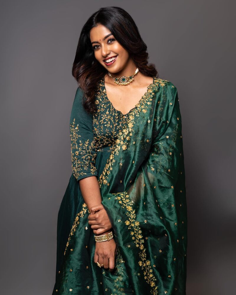 Roshni hari priyan new clicks cinema