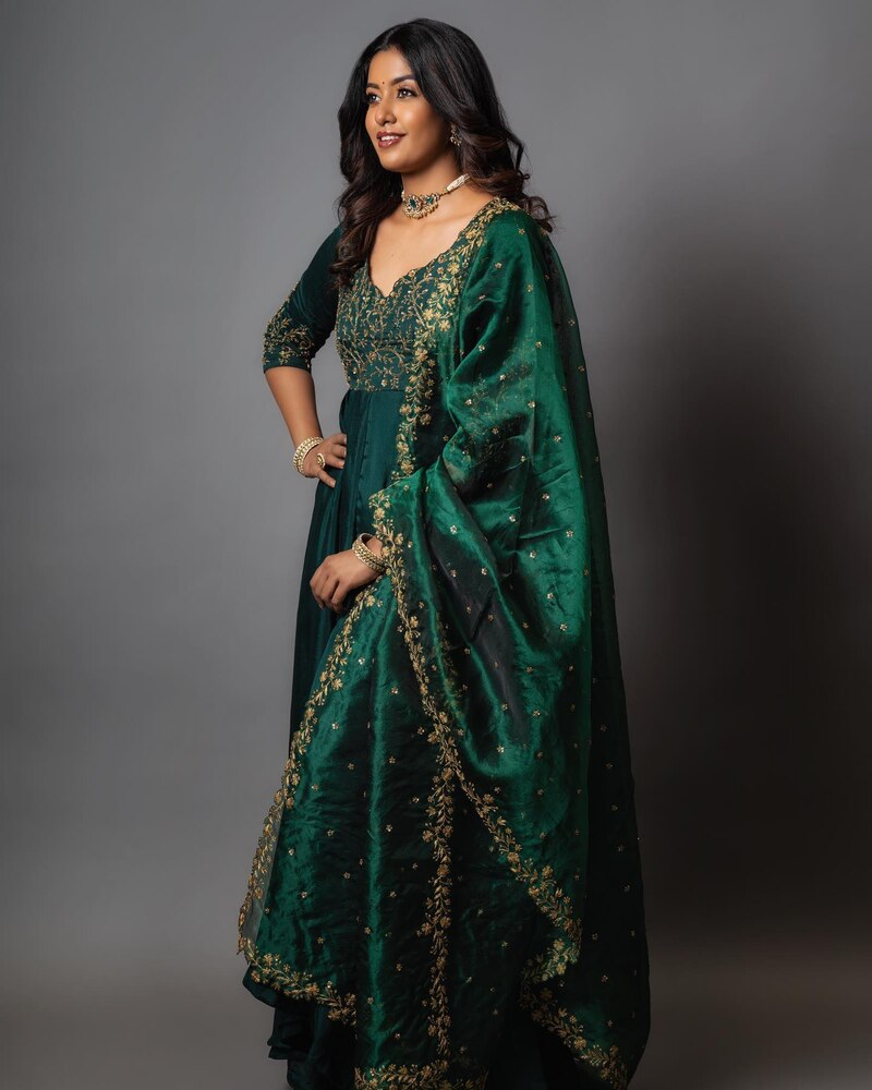 Roshni hari priyan new clicks cinema