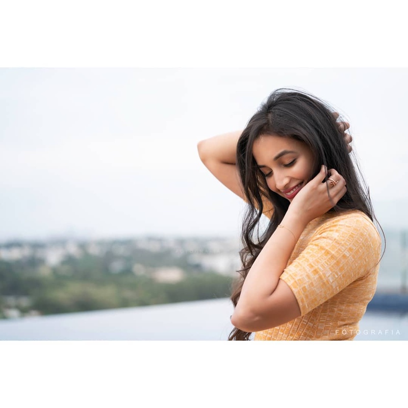 Srinidhi shetty in red photos