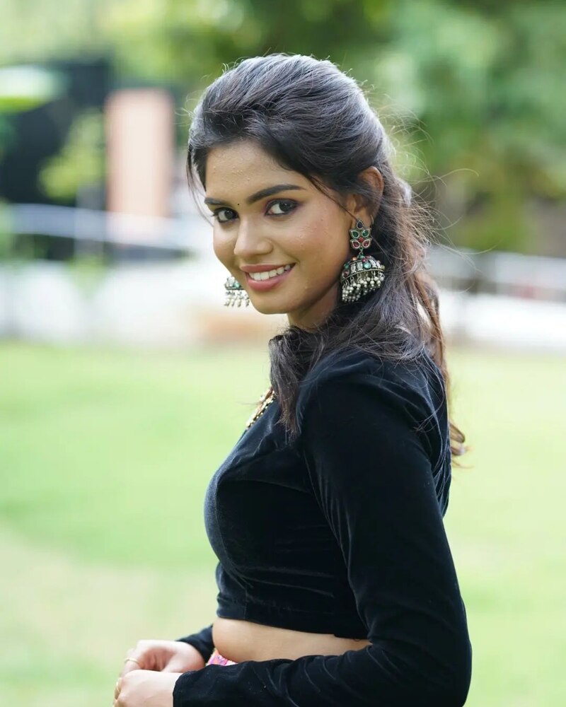 Pranika dhakshu new clicks