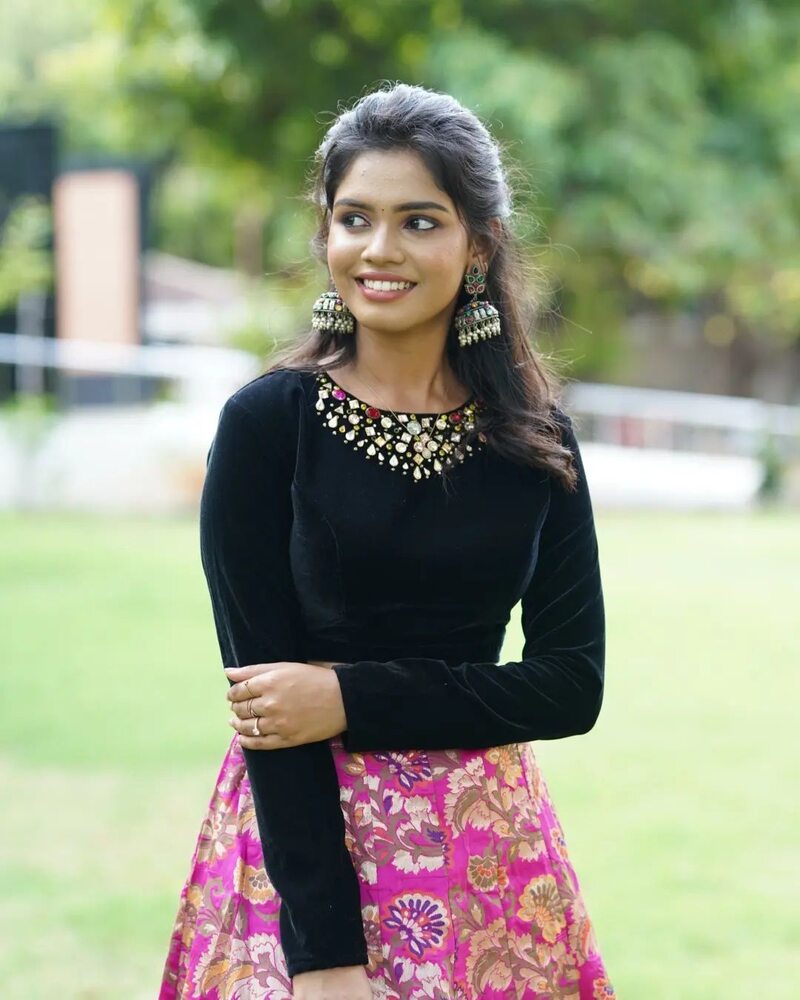 Pranika dhakshu new clicks