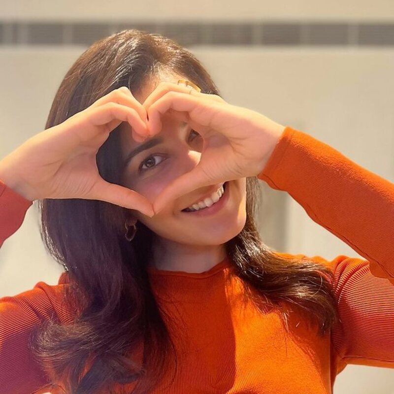 Rashi khanna new clicks