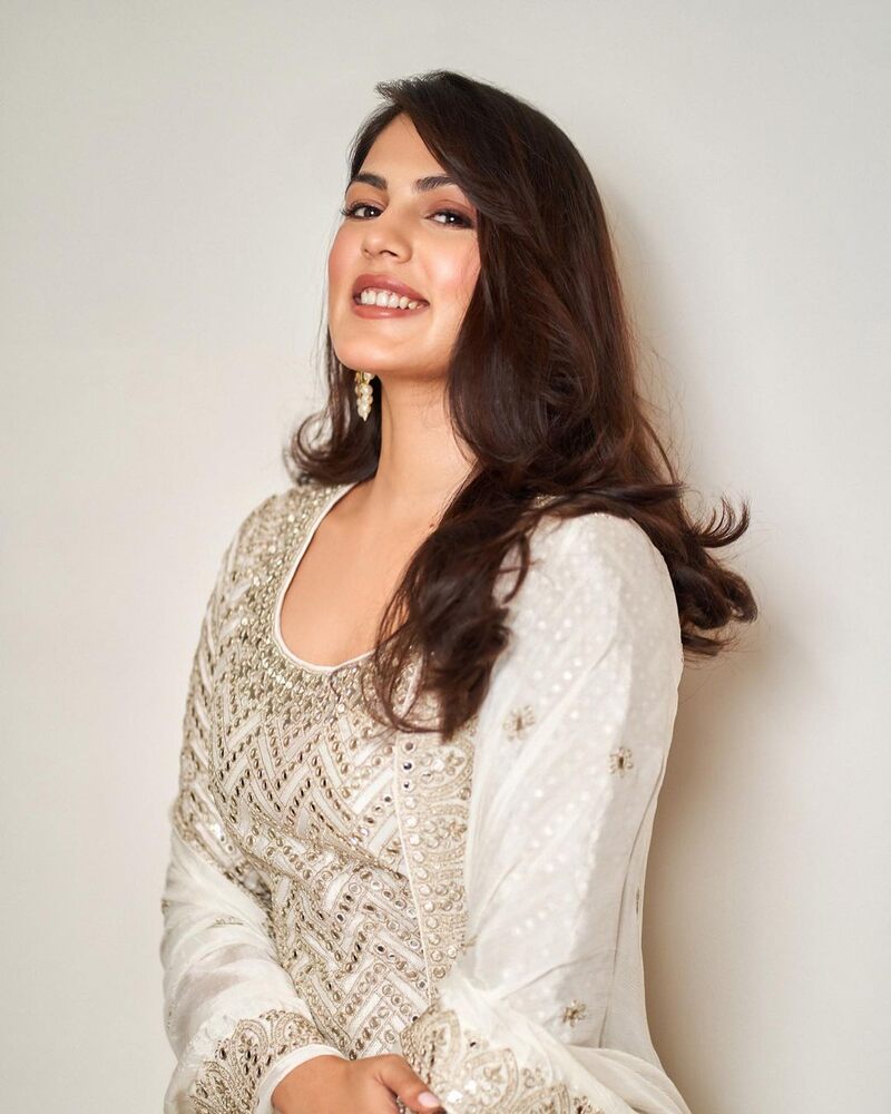 Rhea chakraborty latest photos