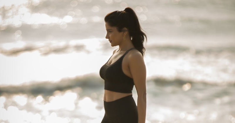 Sakshi agarwal workout photos viral