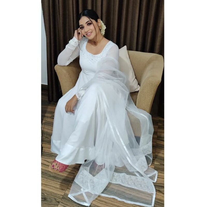 Anshitha akbarsha new hot serial chellama