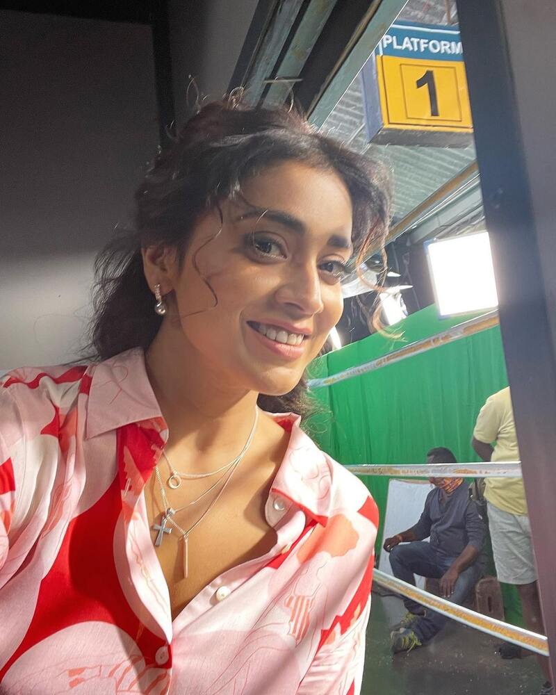 Shriya saran new hot