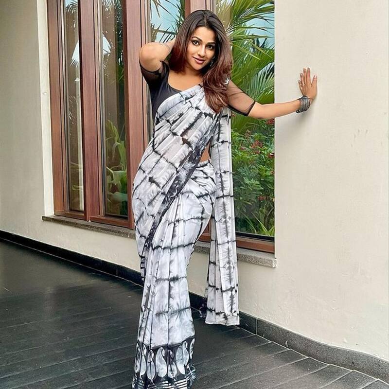 Leesha eclairs new clicks