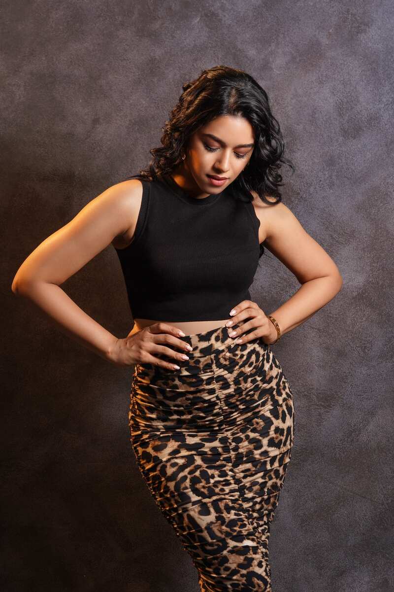 Mirnalini ravi in black photos trending