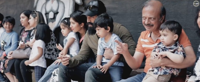 Yash recent photo with family gone viral