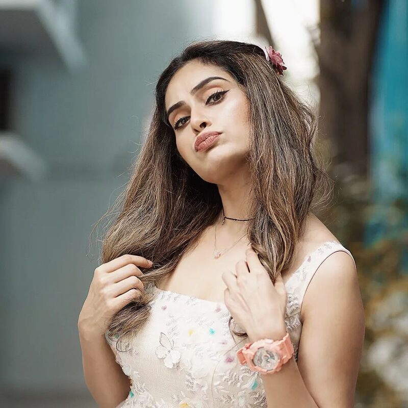 Shruthika clicks new hot