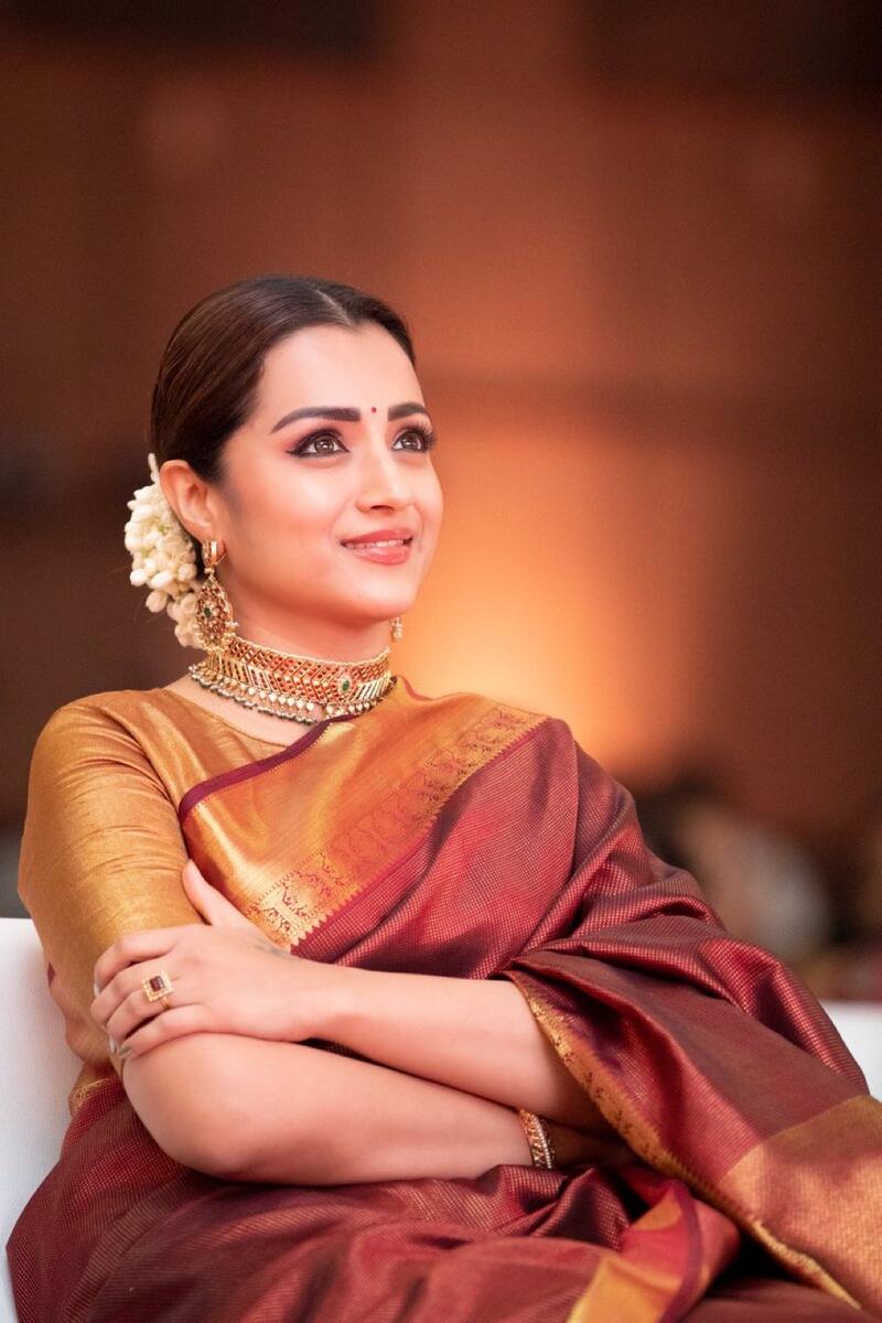 Ponniyin selvan trisha photos viral