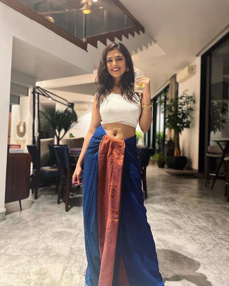 Malavika mohanan latest hot in lungi