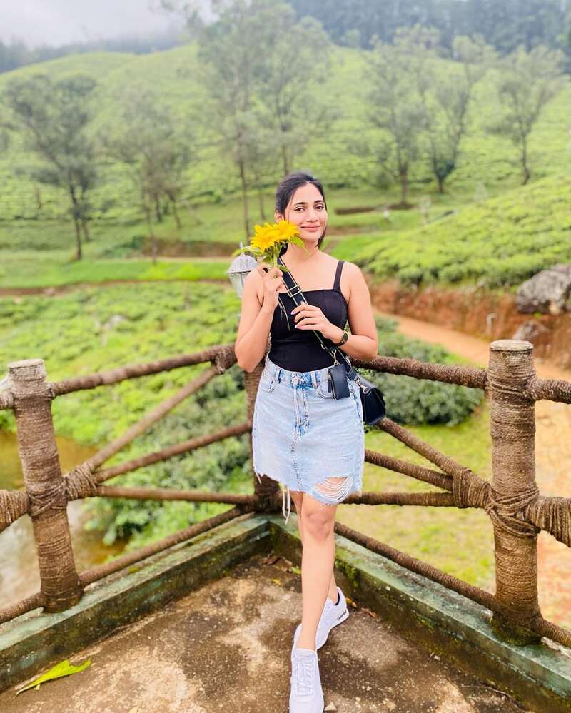 Losliya mariya new hot