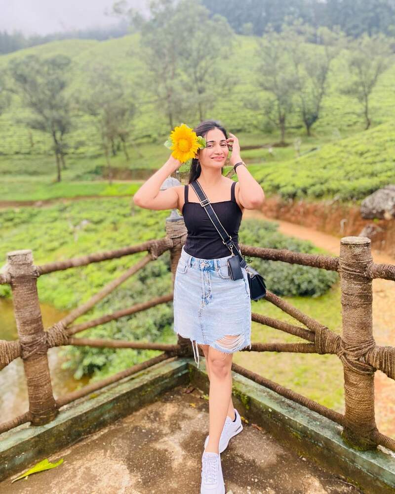 Losliya mariya new hot