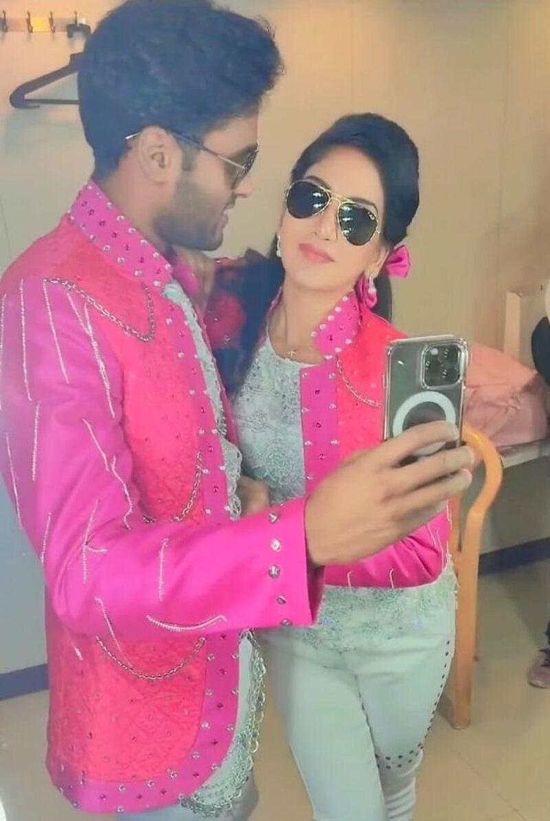 Paavani reddy new hot