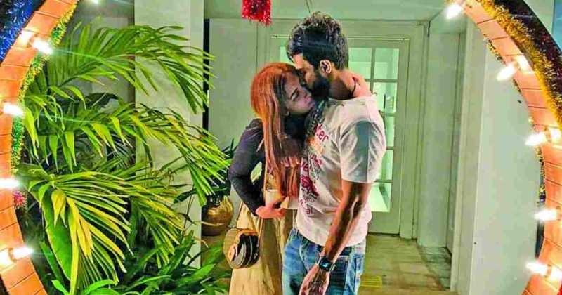 Gutta jwala birthday gift to vishnu vishal