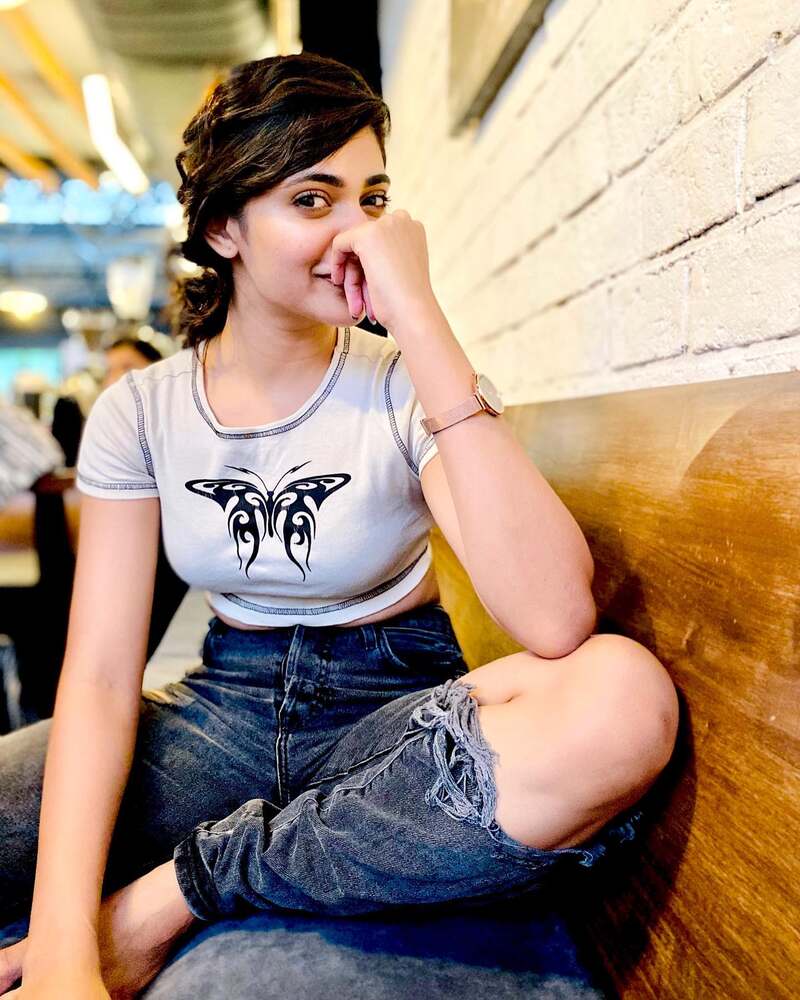 Losliya mariya new clicks