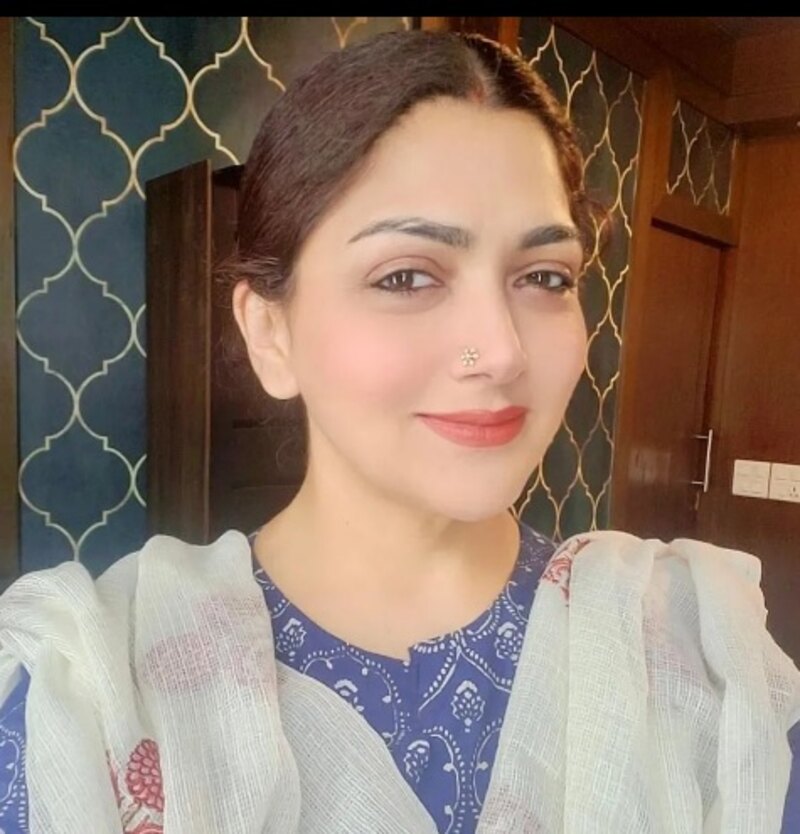 Kushboo in black saree