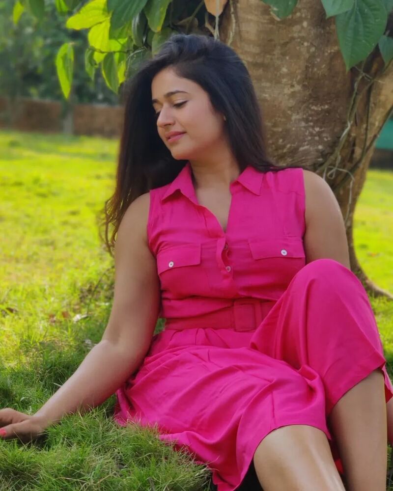 Poonam bajwa new clicks