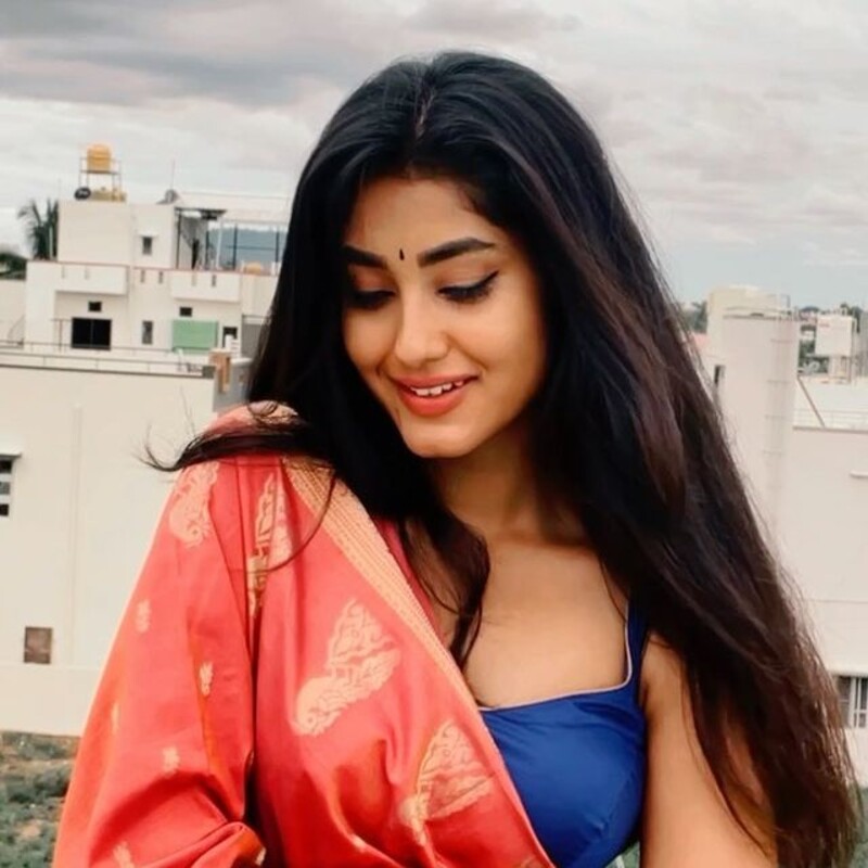 Priyanaka serial new kaatrukkenna veli clicks