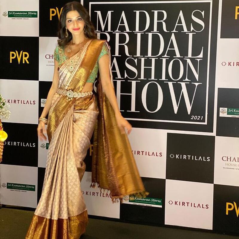 Vedhika back new click