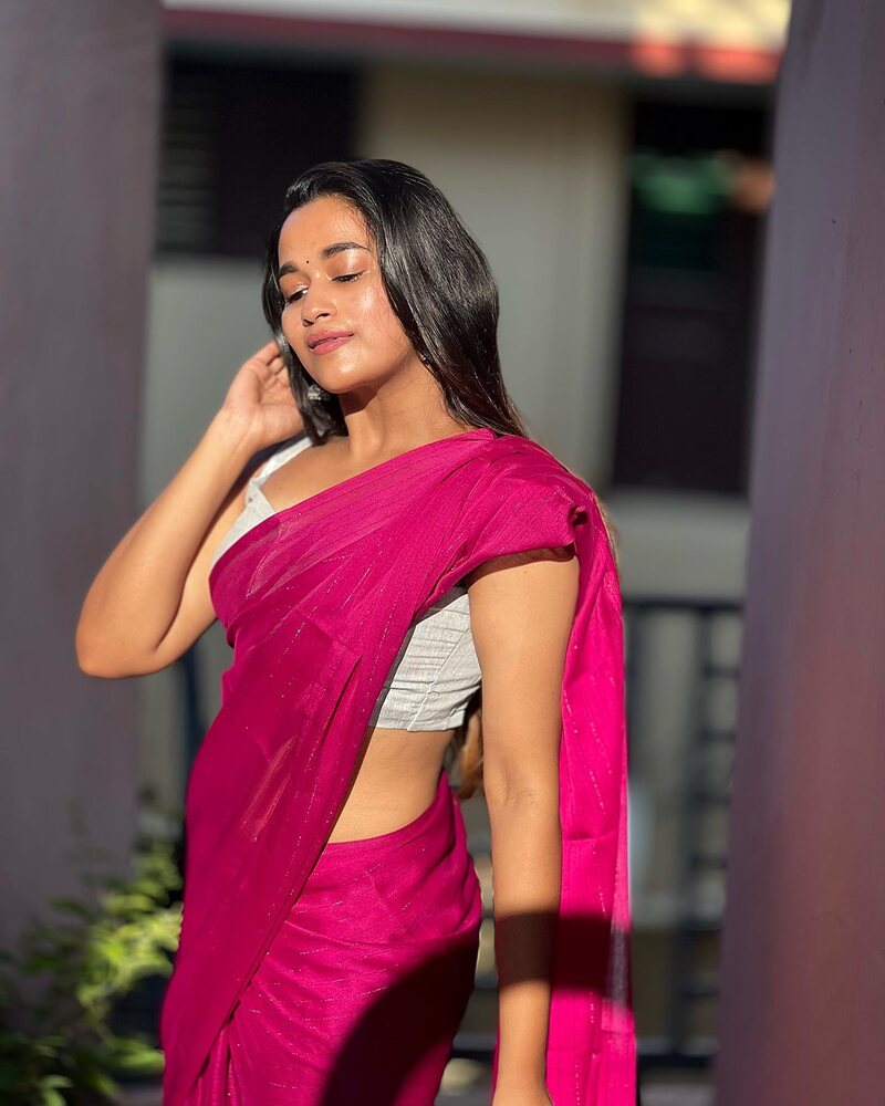 Kaavya arivumani new clicks
