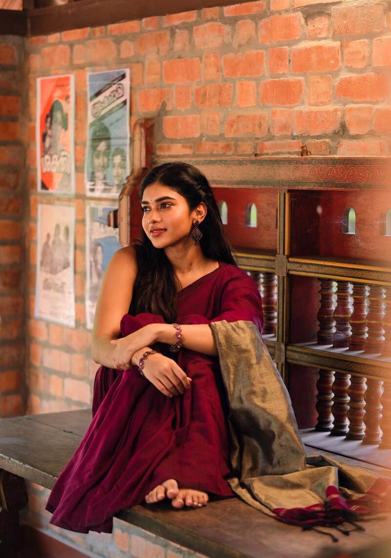 Dushara vijayan latest hot photos