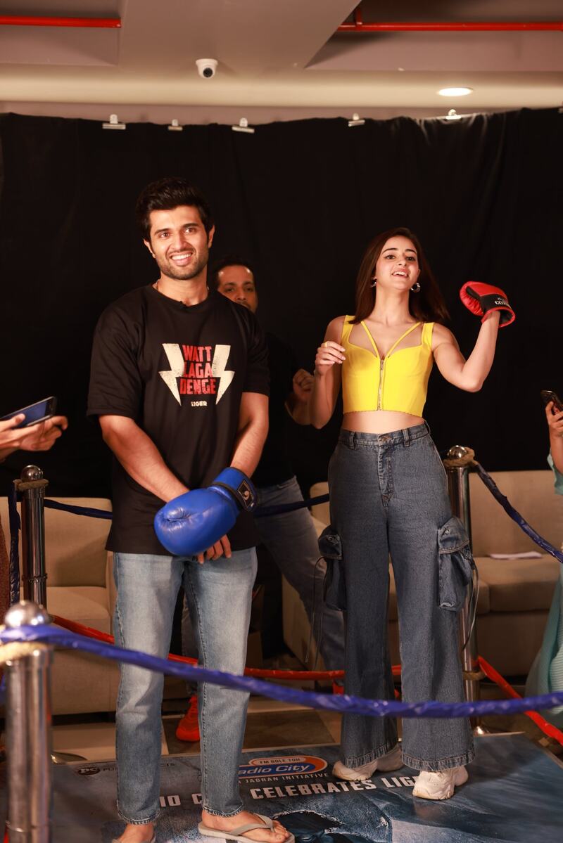 Vijay deverakonda ananya pandey video viral